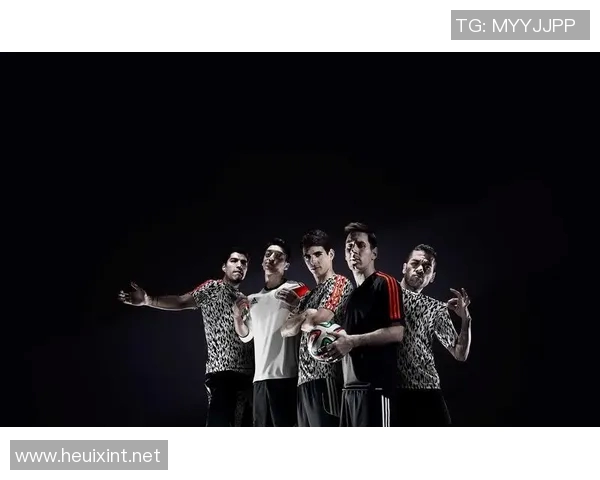 中国足球明星齐聚一堂共贺新春祝福球迷喜迎兔年盛世辉煌